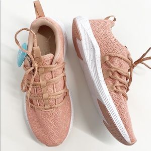 Puma Prowl Mesh Sneaker - Size 7